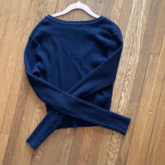 sweater - Picture 2 of 2